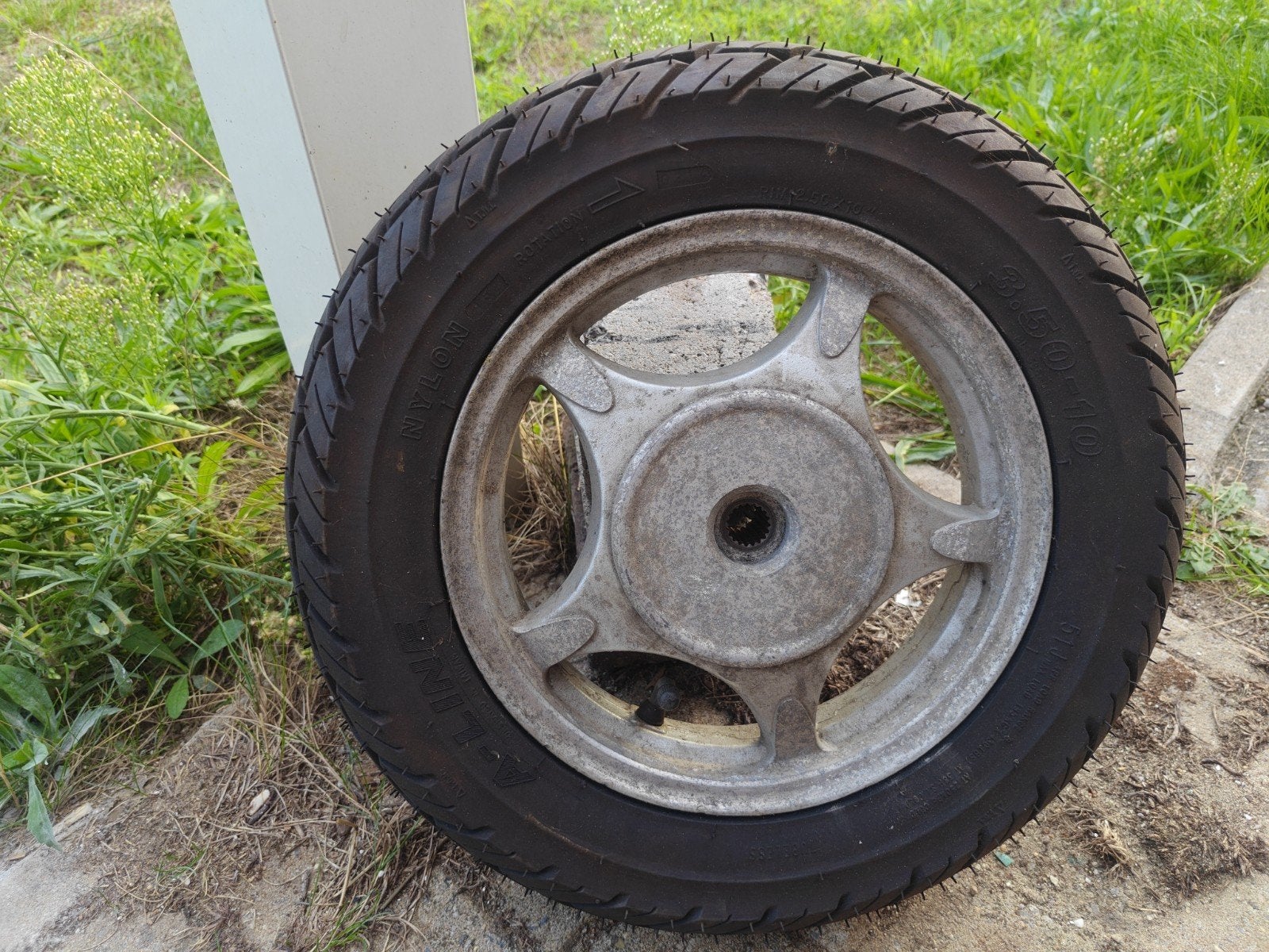 10 inch scooter wiel met nieuwe band, Ophalen of Verzenden, Overige typen, Overige merken
