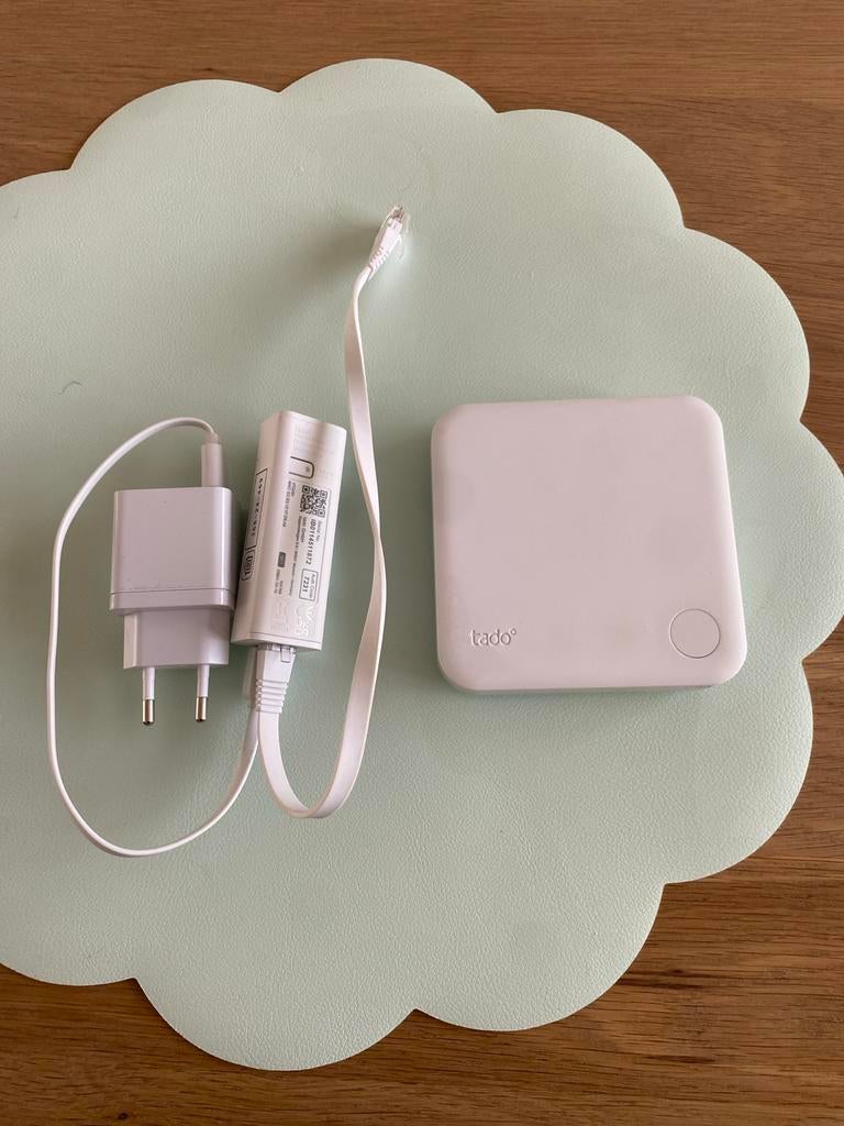 Tado Internet Bridge V3+ met adapter, Doe-het-zelf en Verbouw, Thermostaten, Ophalen of Verzenden, Slimme thermostaat, Gebruikt