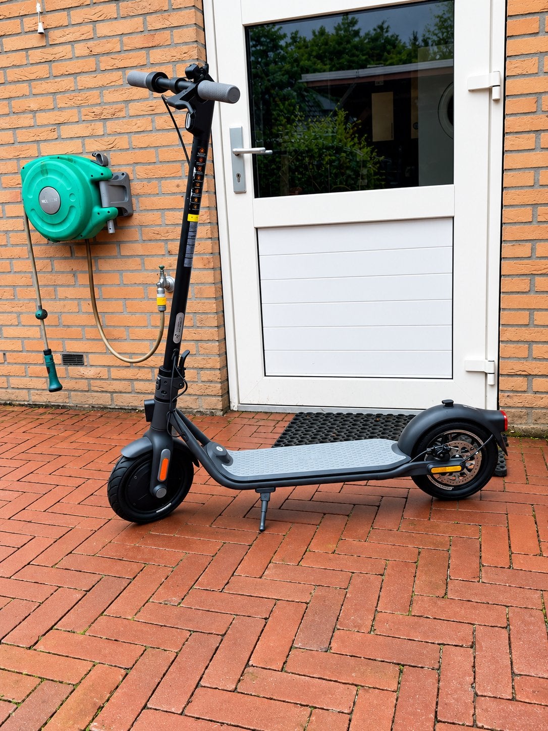 Elektrische Step-Segway Ninebot F25E 130km gereden, Ophalen, Zo goed als nieuw, Elektrische step (E-scooter)