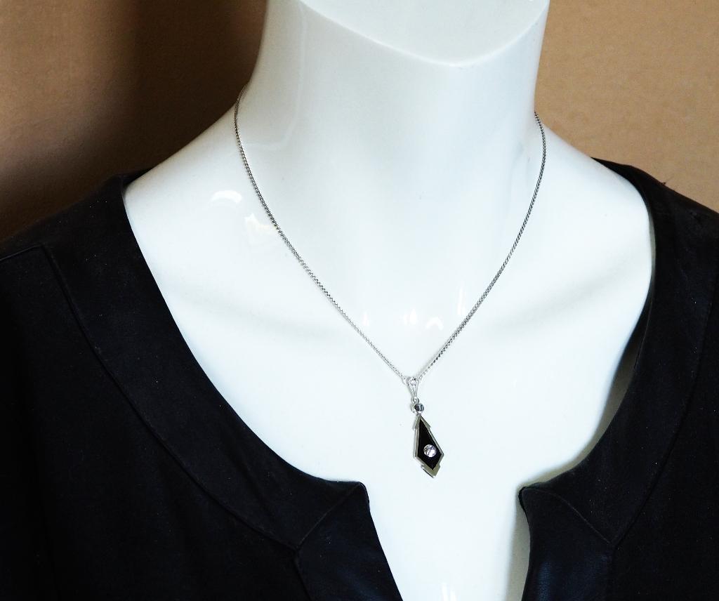 Art Deco zilveren collier met diamanten en onyx, Ophalen of Verzenden, Zilver, Ketting, Met edelsteen