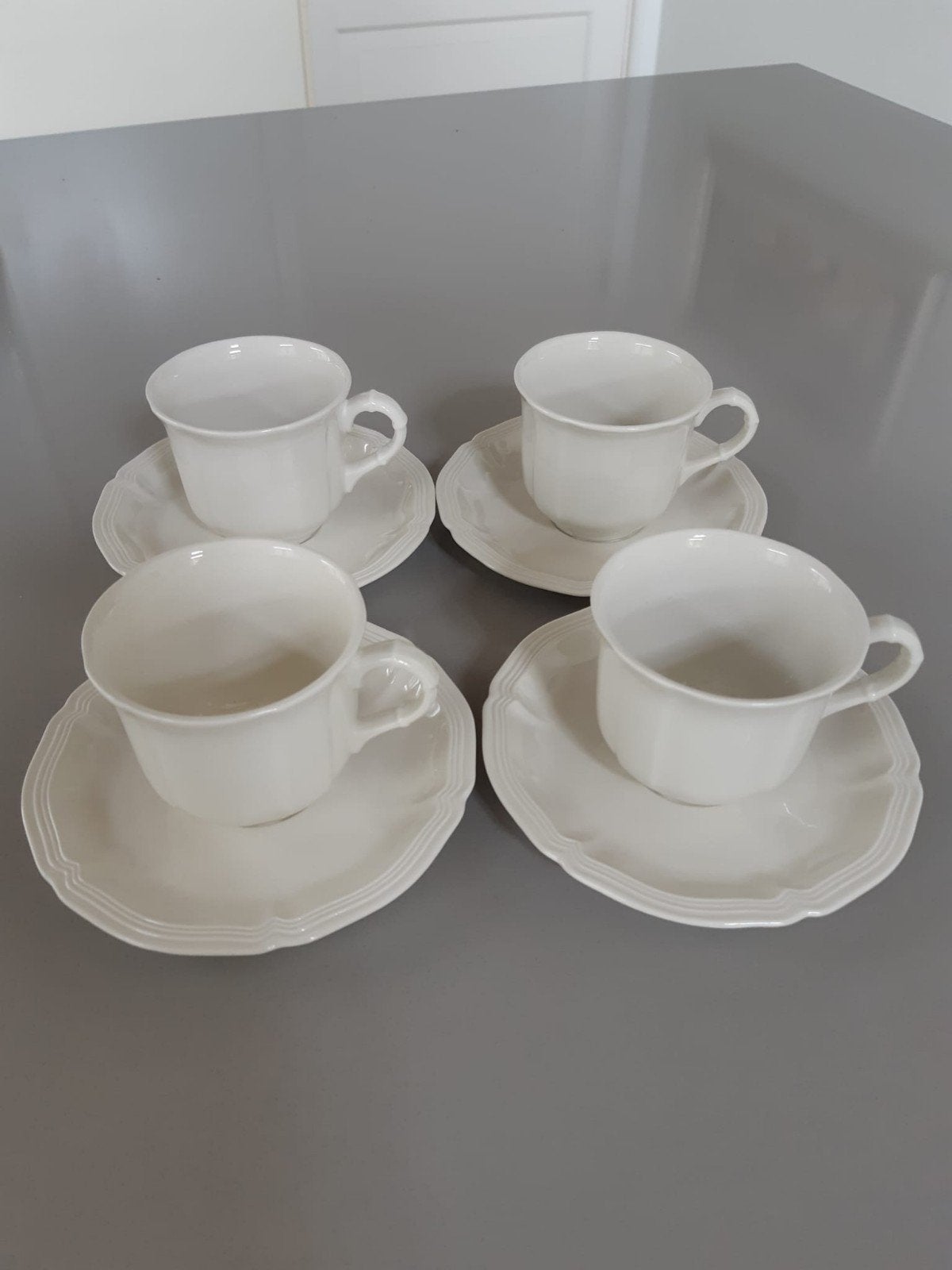 Koffiekoppen + schotels Villeroy & Boch Manoir,8 beschikbaar, Ophalen of Verzenden, Zo goed als nieuw, Overige stijlen, Kop(pen) en/of Schotel(s)
