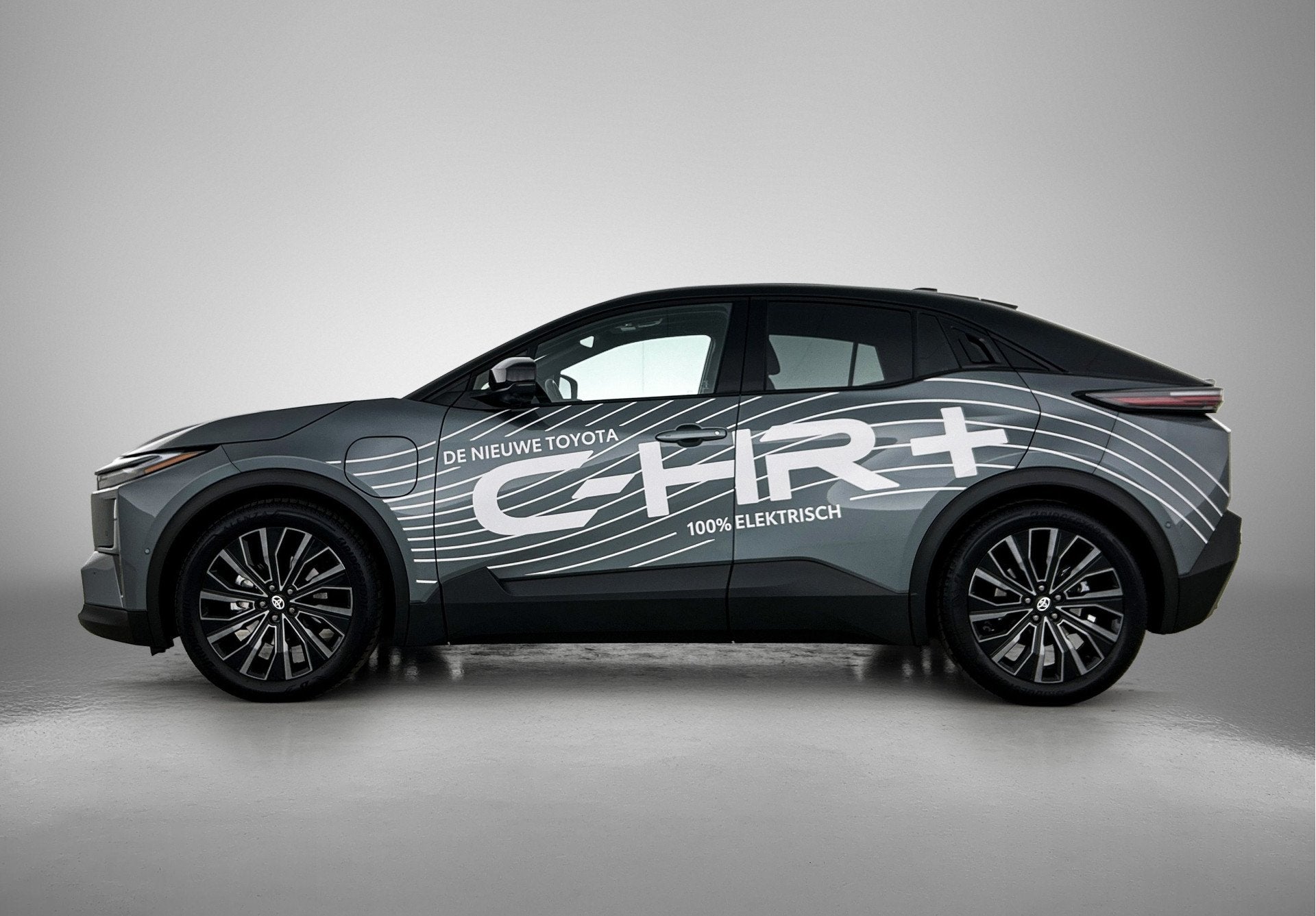 Toyota C-HR+ Executive AWD 77 kWh Demo (bj 2026, automaat), Auto's, Toyota, Automaat, 12 maanden, Leder en Stof, Origineel Nederlands
