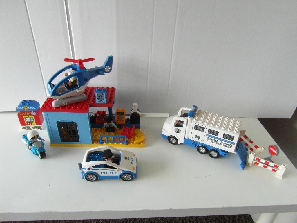 Duplo Politieburo met een boef in de cel, Ophalen of Verzenden, Zo goed als nieuw, Complete set, Duplo