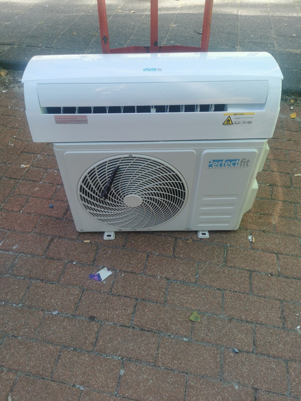 Perfect Fit Split Airco -
Werkende Perfect Fit wandairco voo, Verwarmen, 3 snelheden of meer, Ophalen of Verzenden, Afstandsbediening
