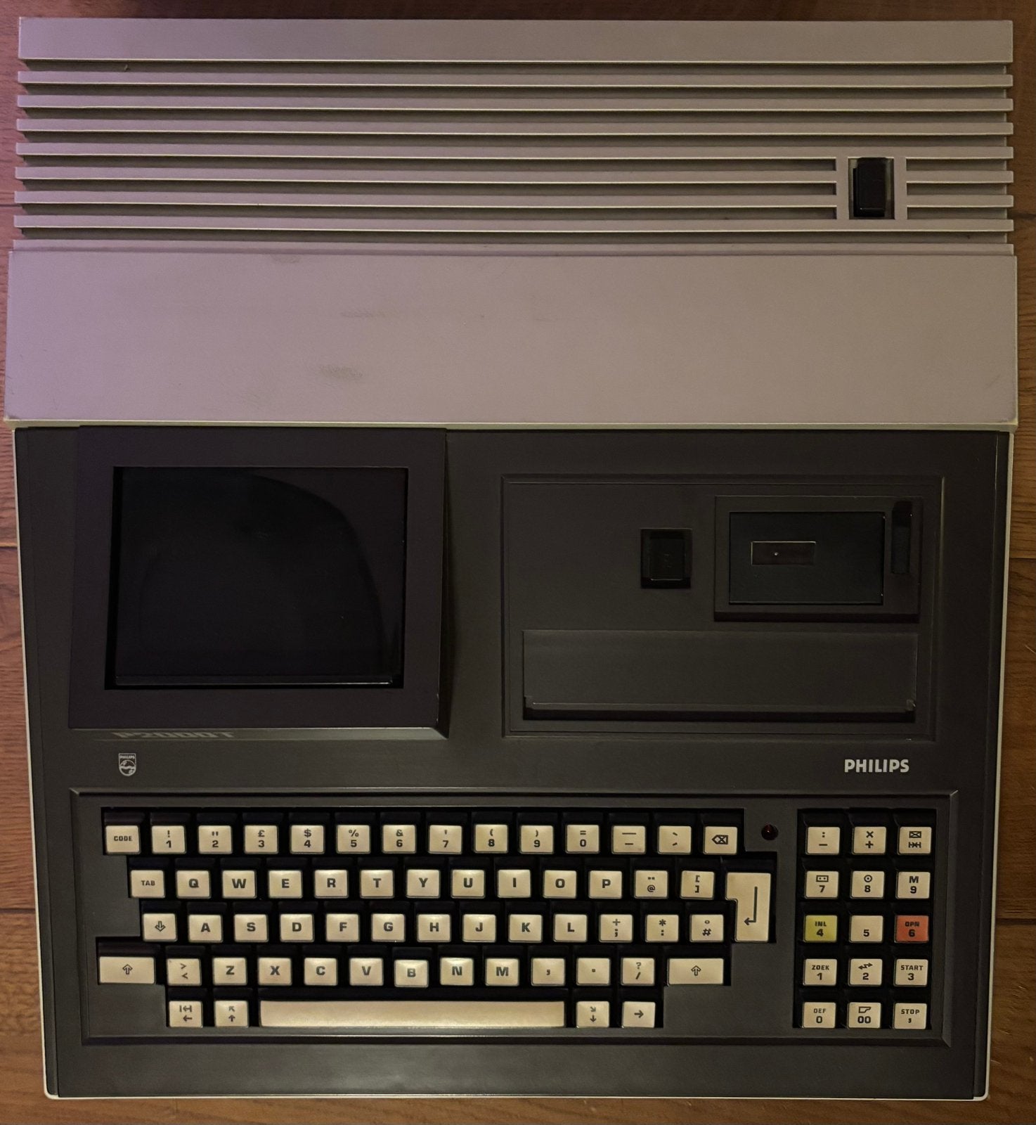 Philips P2000T met 48kB RAM en Cassete Basic, Ophalen of Verzenden