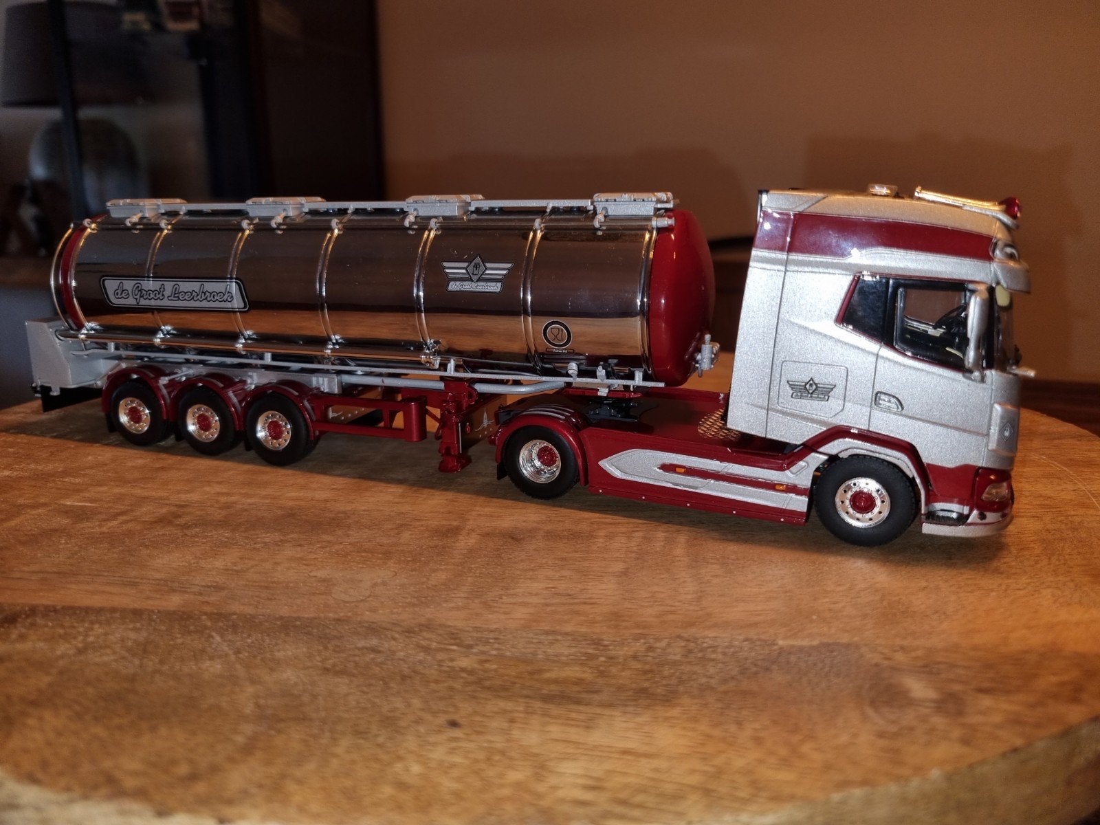WSI DAF XG+ De Groot met 3-assige tanktrailer, Overige merken, Tank, 1:32 tot 1:50, Nieuw