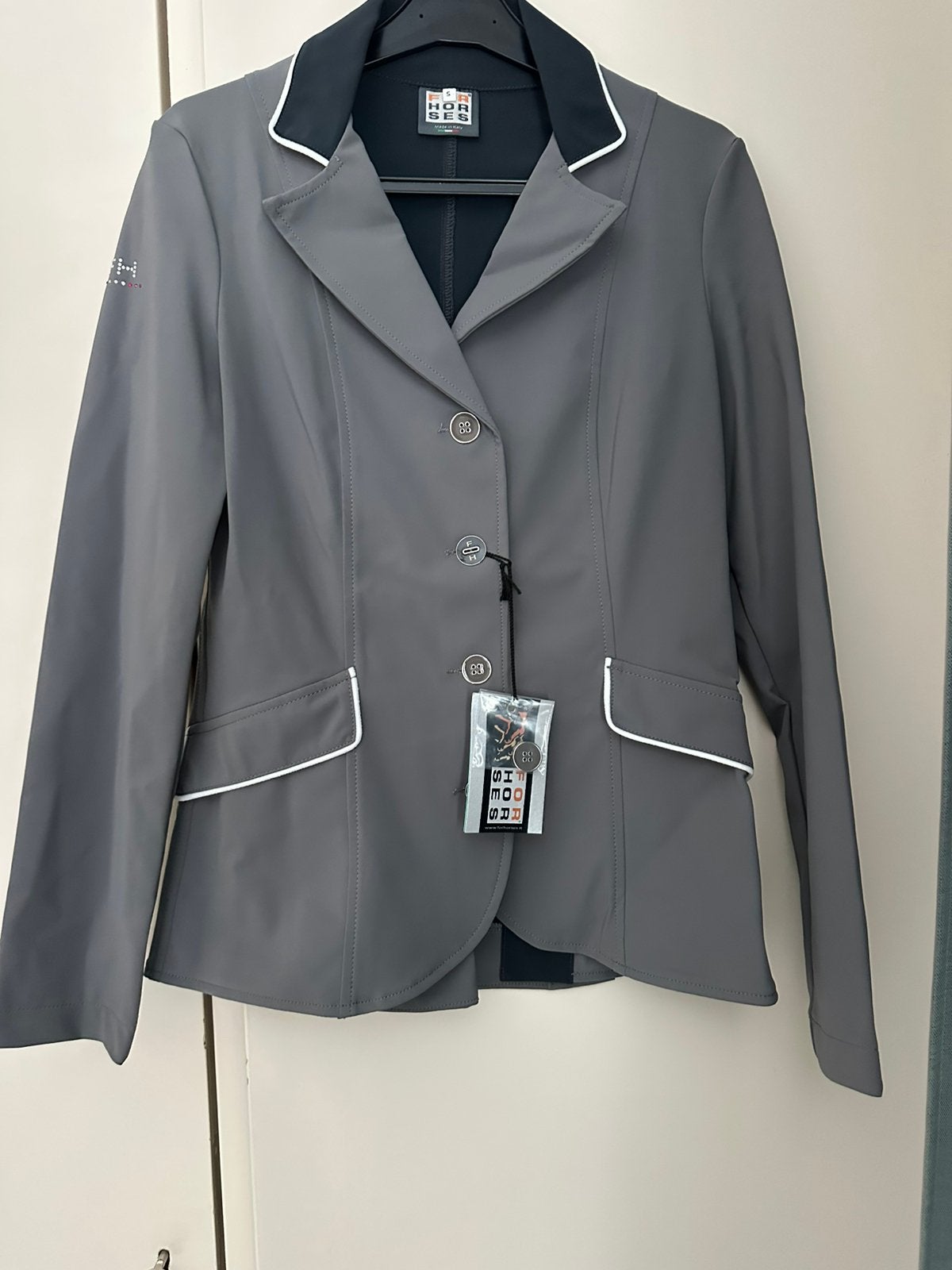 Nieuw paardrijjasje grijs, Dieren en Toebehoren, Paardrijkleding, Ophalen, Nieuw, Kinderen, Bovenkleding