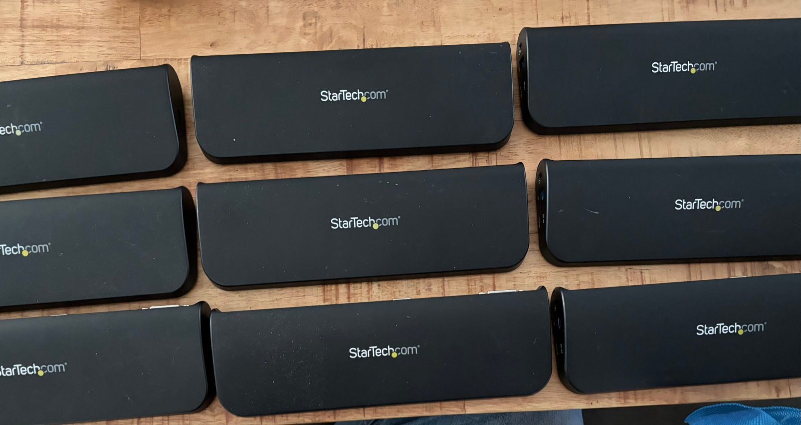 9x dockingstation startech met enkele kabels, Ophalen of Verzenden, Gebruikt
