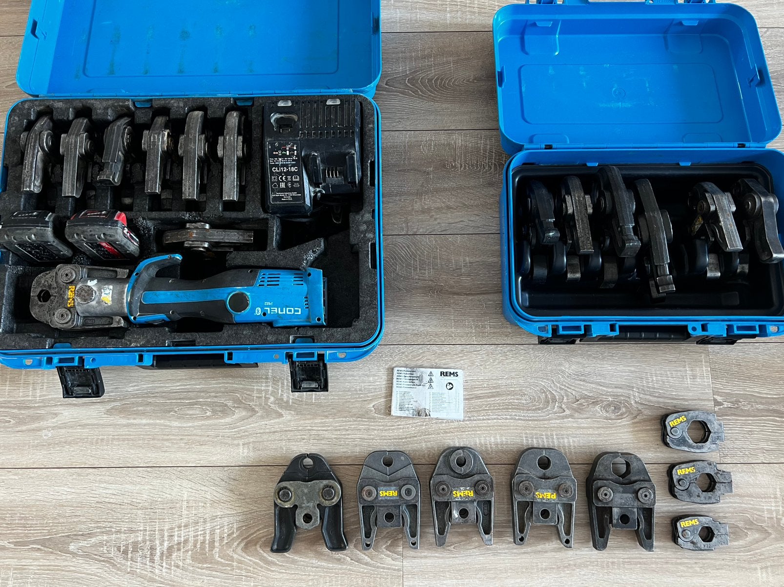 Conel persmachine met uitgebreide set persbekken, Ophalen of Verzenden, Gebruikt, Overige typen, Overige merken