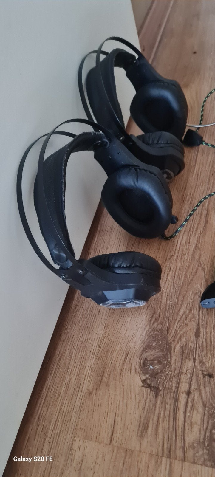 2 game koptelefoons en 3 game muis, Overige merken, Ophalen of Verzenden, Microfoon, Zwart