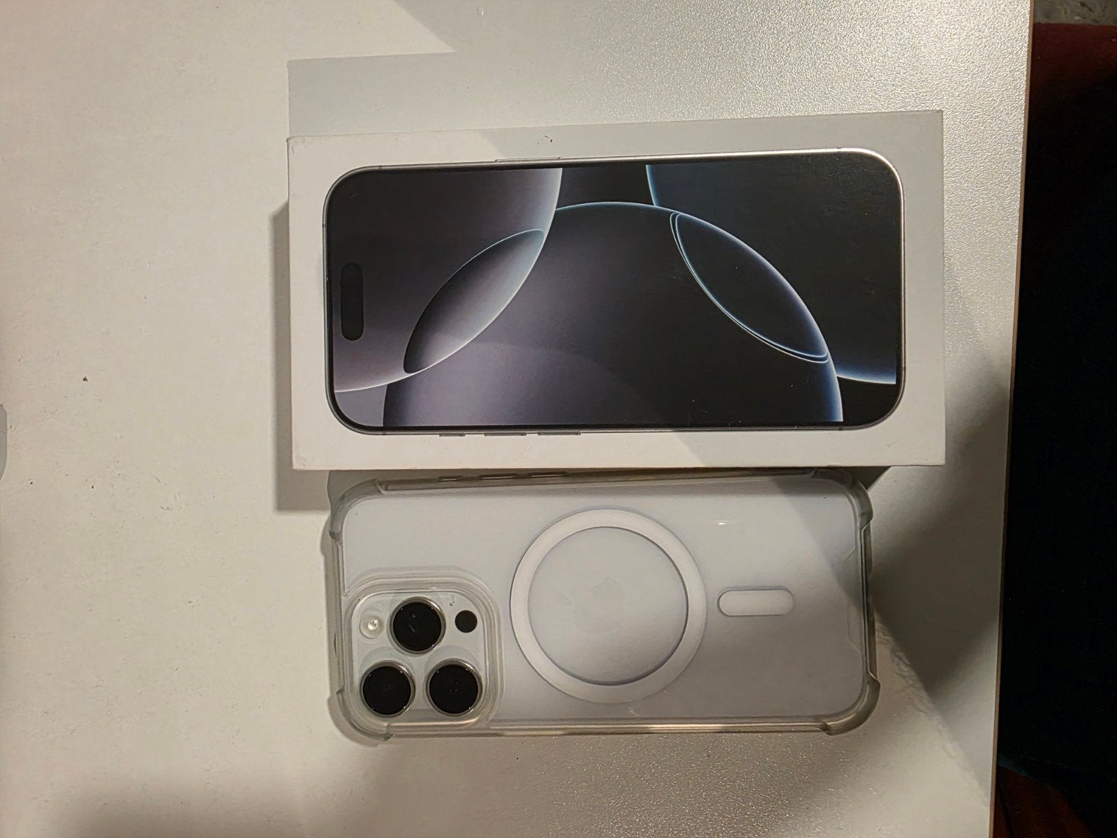 Foto 5 van iPhone 16 Pro 128GB - White Titanium - Like New