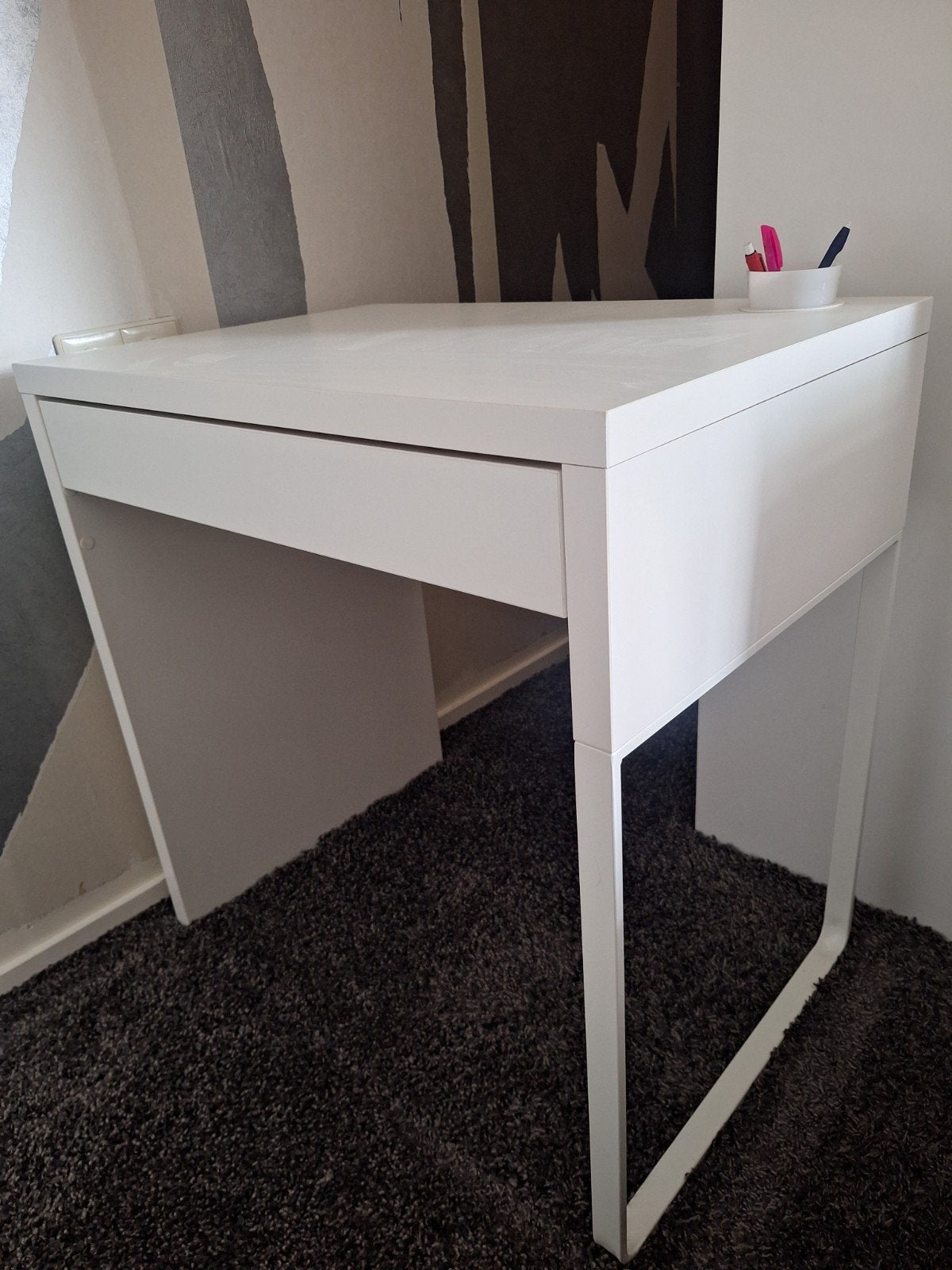 IKEA bureau, zo goed als nieuw, Met lades, Ophalen of Verzenden, Zo goed als nieuw, IKEA