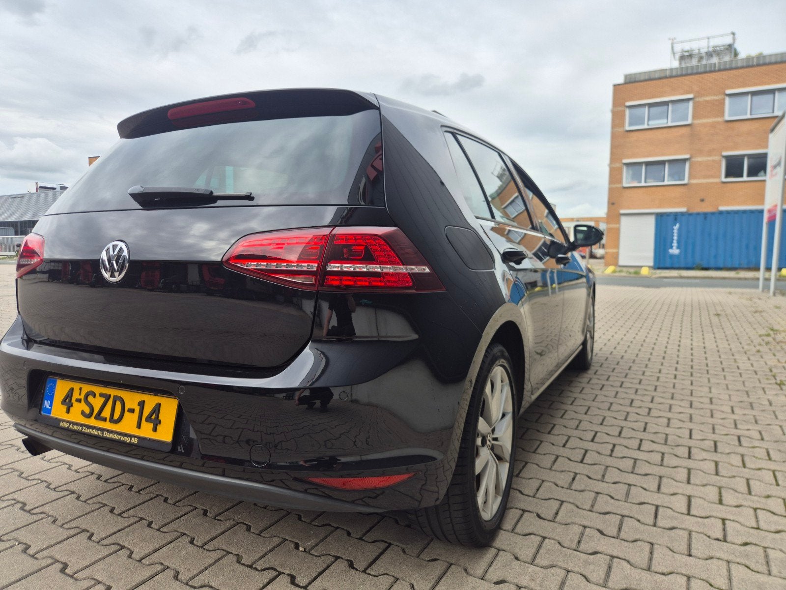 Foto 13 van Volkswagen Golf 1.2 TSI 77KW 5D DSG 2014 Zwart