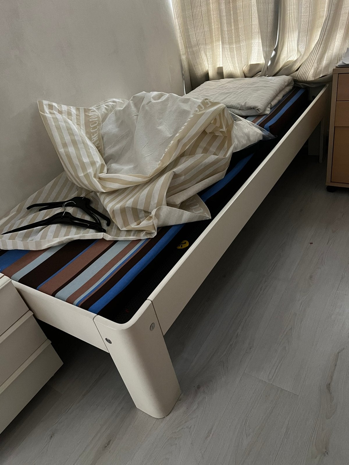 Gratis 1-persoonsbed, Huis en Inrichting, Ophalen, Zo goed als nieuw, Eenpersoons
