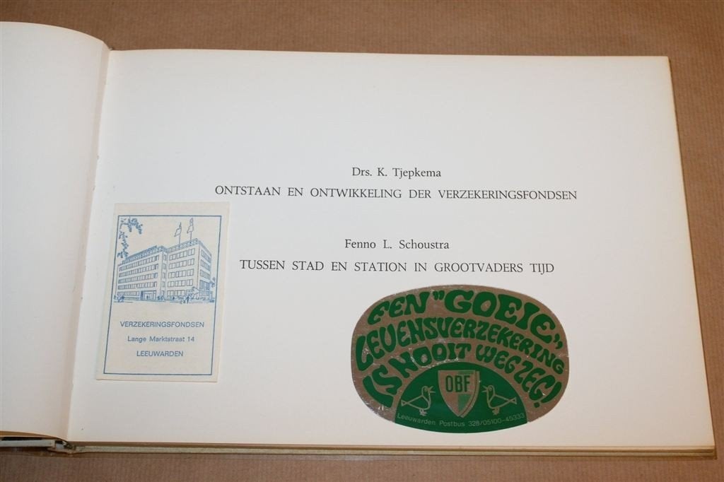 Verzekeringsfondsen — Geschiedenis en Oud Leeuwarden 1971, Boeken, Ophalen of Verzenden, Gelezen