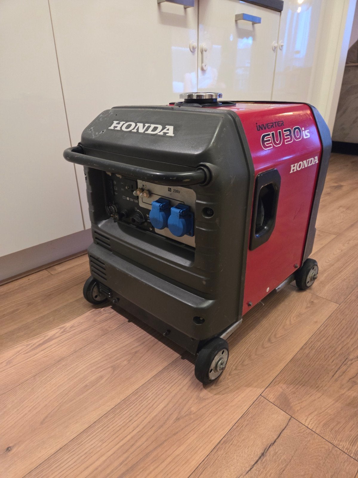 Honda EU30is Inverter Aggregaat generator, Doe-het-zelf en Verbouw, Aggregaten, Gebruikt, Benzine, Ophalen of Verzenden, Geluidgedempt
