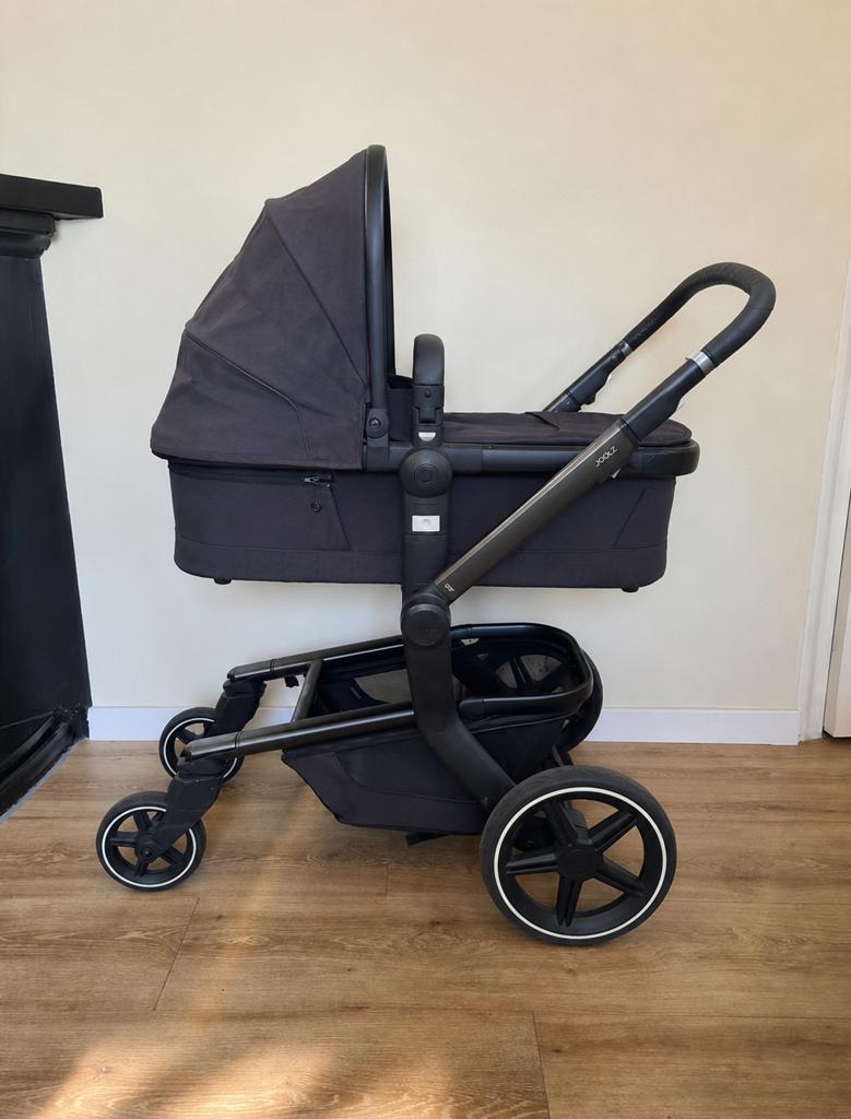 Zwarte Joolz Day + Kinderwagen Inc. Voetenzak, Zo goed als nieuw, Verstelbare duwstang, Ophalen, Kinderwagen