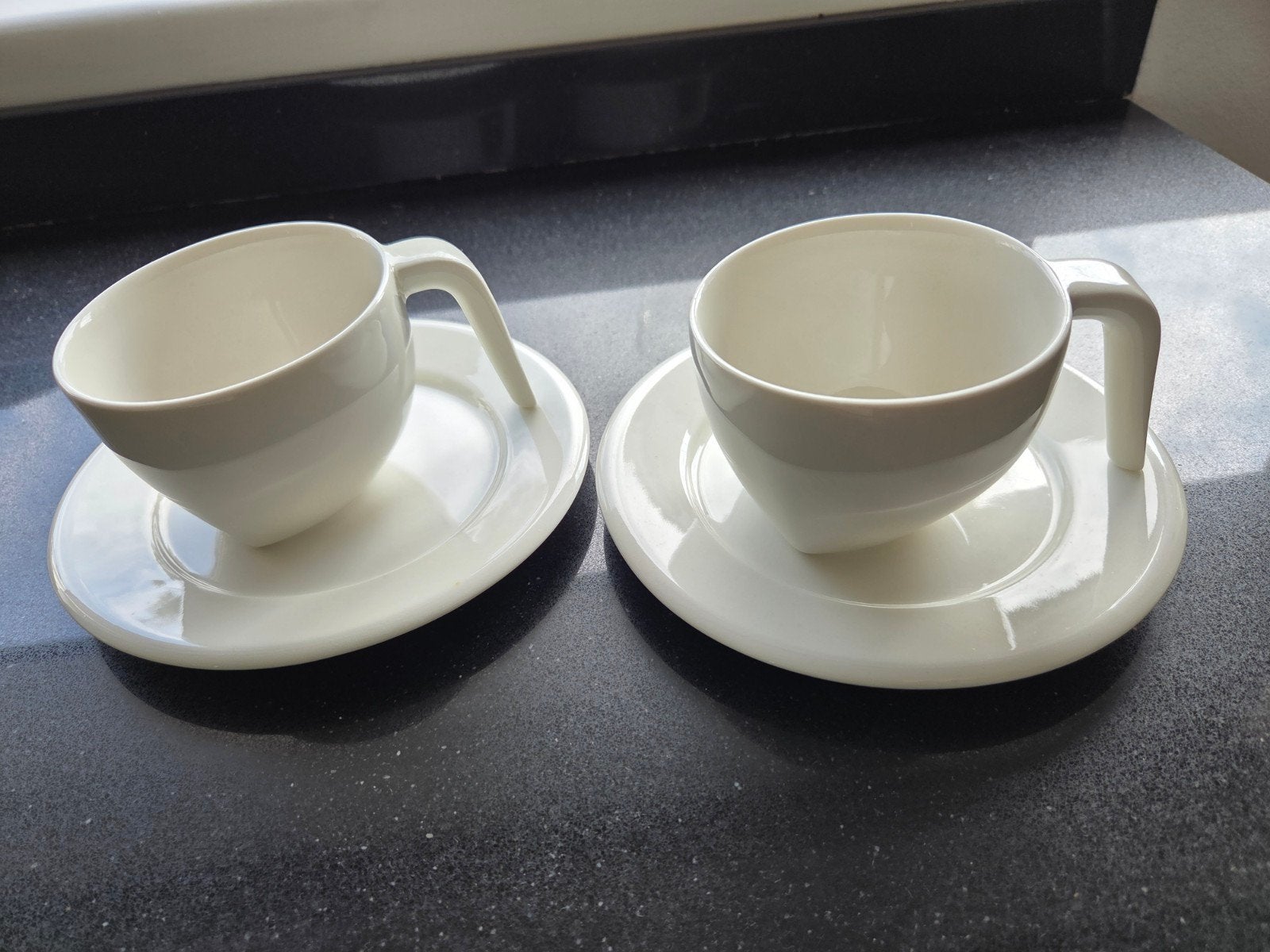 Set van 2 Arabia Finland Ego kopjes met schotels, Arabia, Vintage, Ophalen of Verzenden, Zo goed als nieuw