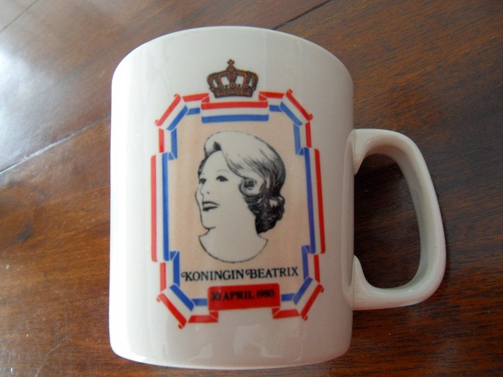 2 KONINGIN BEATRIX 30 APRIL1980 bekers, Ophalen of Verzenden, Zo goed als nieuw, Kaart, Foto of Prent