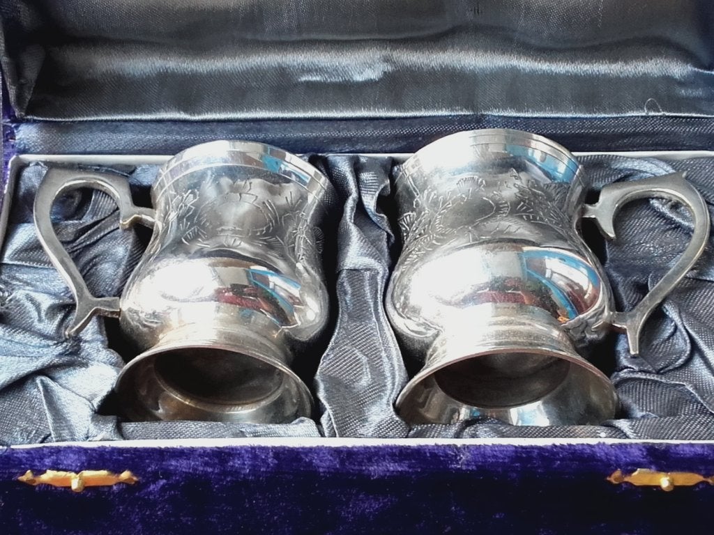 Stel mooie oude silverplate bekers uit Engeland in kistje., Ophalen of Verzenden