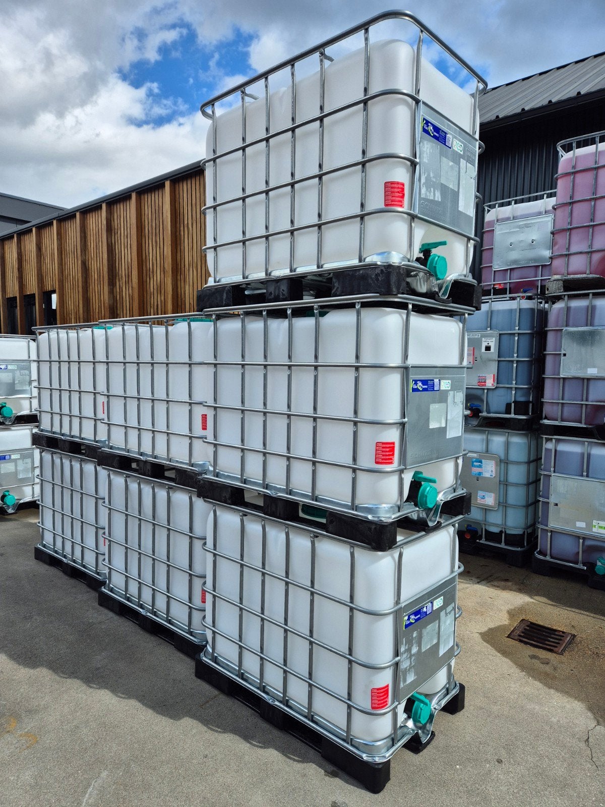18 x schone IBC-container 600 liter - Wit - Schütz, Ophalen of Verzenden
