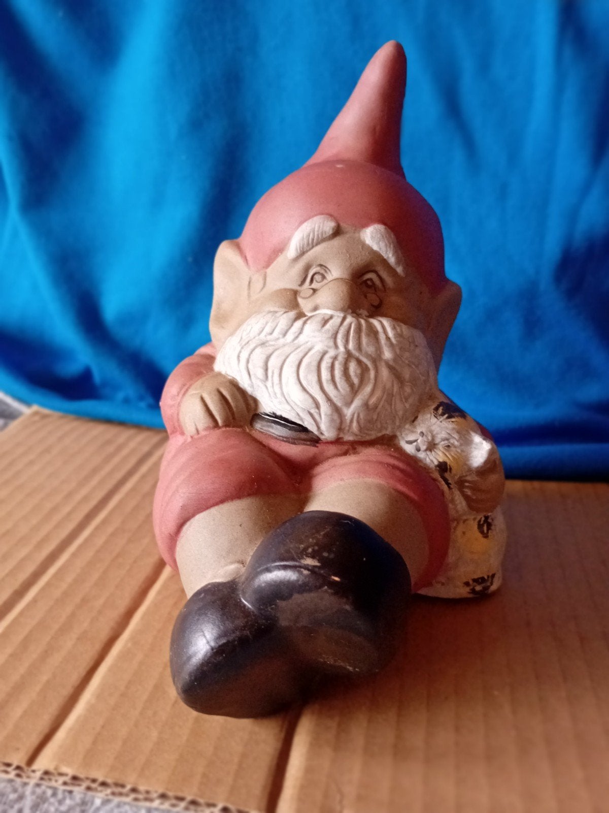 KLEINE KABOUTER ZITTEND BEELDJE, Ophalen of Verzenden, Zo goed als nieuw, Beeldje of Poppetje