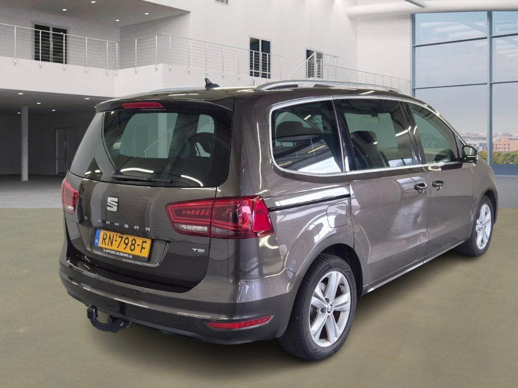 Seat Alhambra 1.4 TSI Style Connect 7 PERSOONS 2018/SCHUIFDE, Auto's, Voorwielaandrijving, Dealer onderhouden, 15 km/l, Euro 6