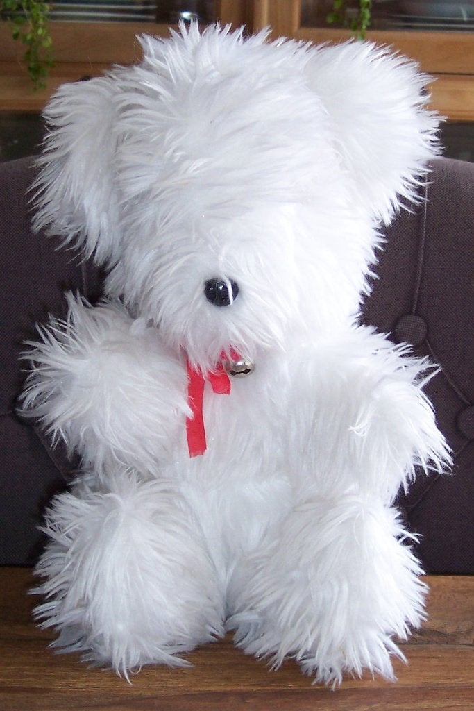 Witte Knuffelhond met rood strikje - 33 cm ( Jola ), Kinderen en Baby's, Speelgoed | Knuffels en Pluche, Overige merken, Hond
