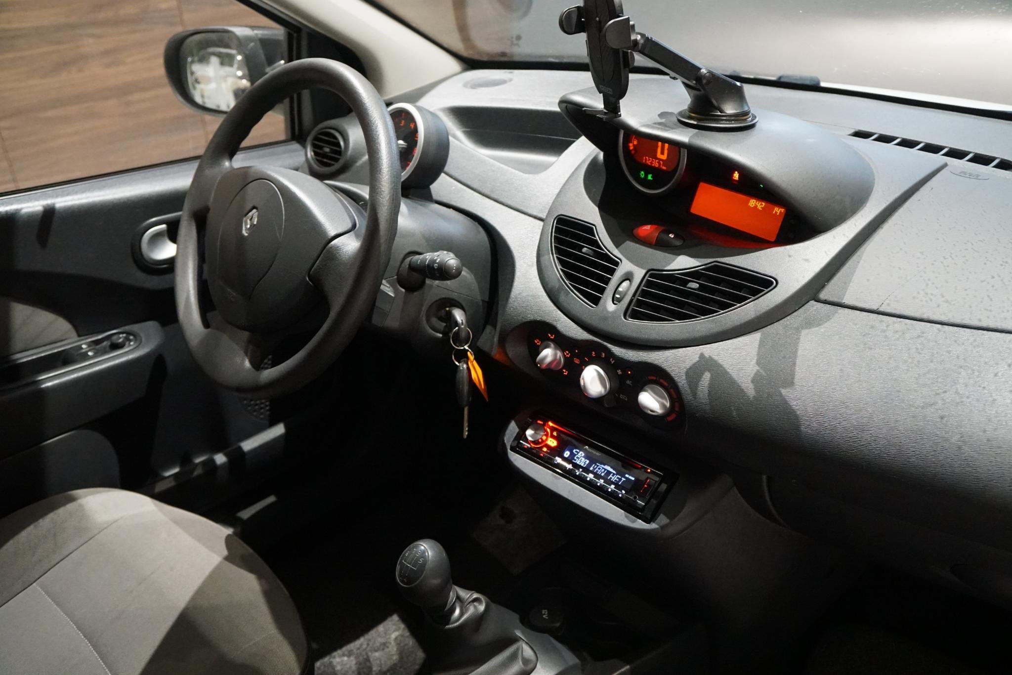 Renault Twingo 1.2-16V Collection + AIRCO / BLUETOOTH, Gebruikt, 4 cilinders, 4 stoelen, Wit