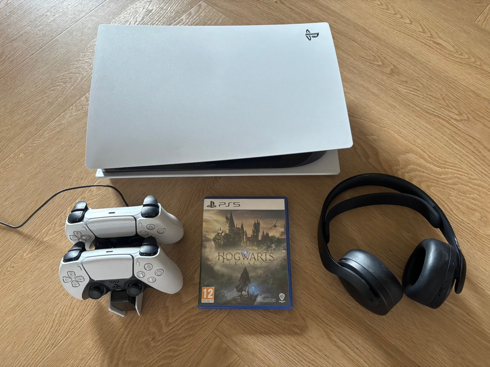 Playstation 5 825GB inclusief 2 controllers, Spelcomputers en Games, Spelcomputers | Sony PlayStation 5, Ophalen of Verzenden