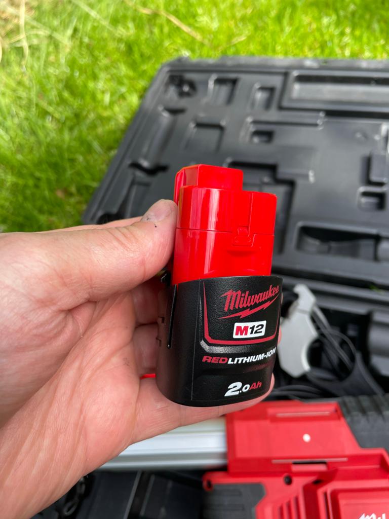 Milwaukee M12 DE-201C 12V Universele Hamerstofzuiger, Verzenden, Zo goed als nieuw, Minder dan 400 watt, Overige typen