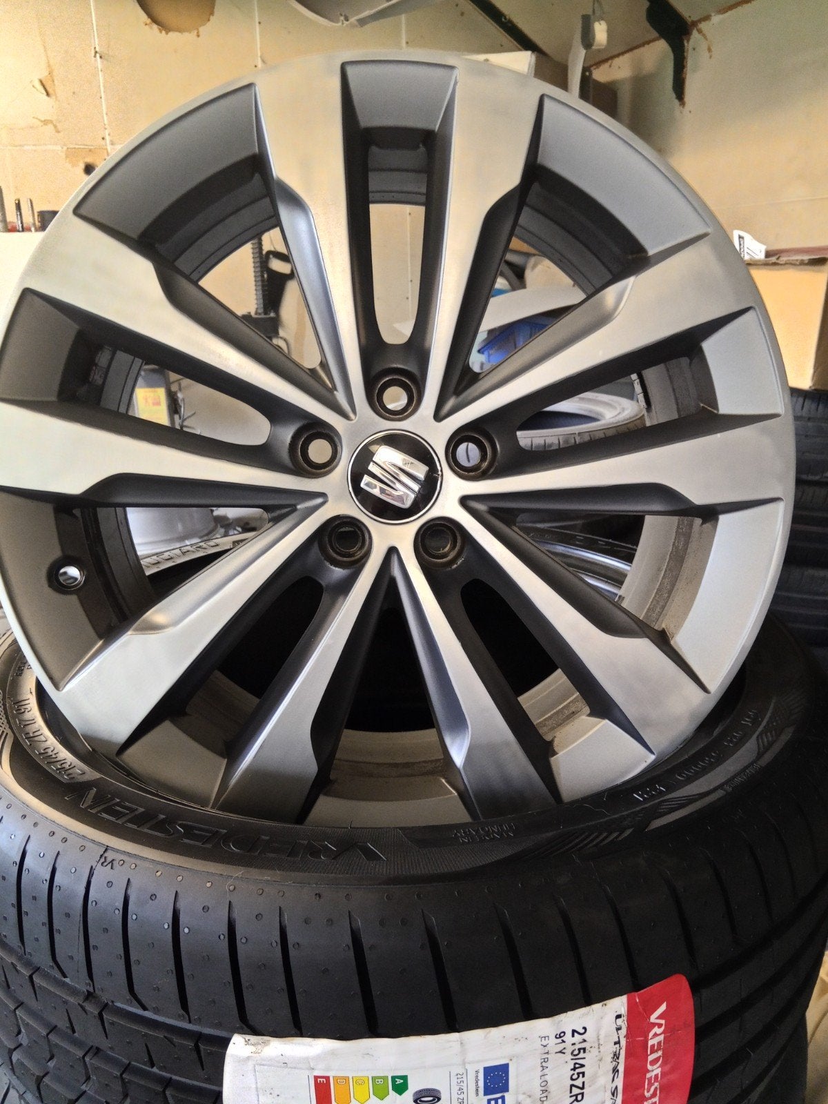 OEM 215-45-17 BAND NIEUW Seat polo audi a1 skoda 5x100 ibiza, Ophalen, 215 mm, Banden en Velgen, Nieuw
