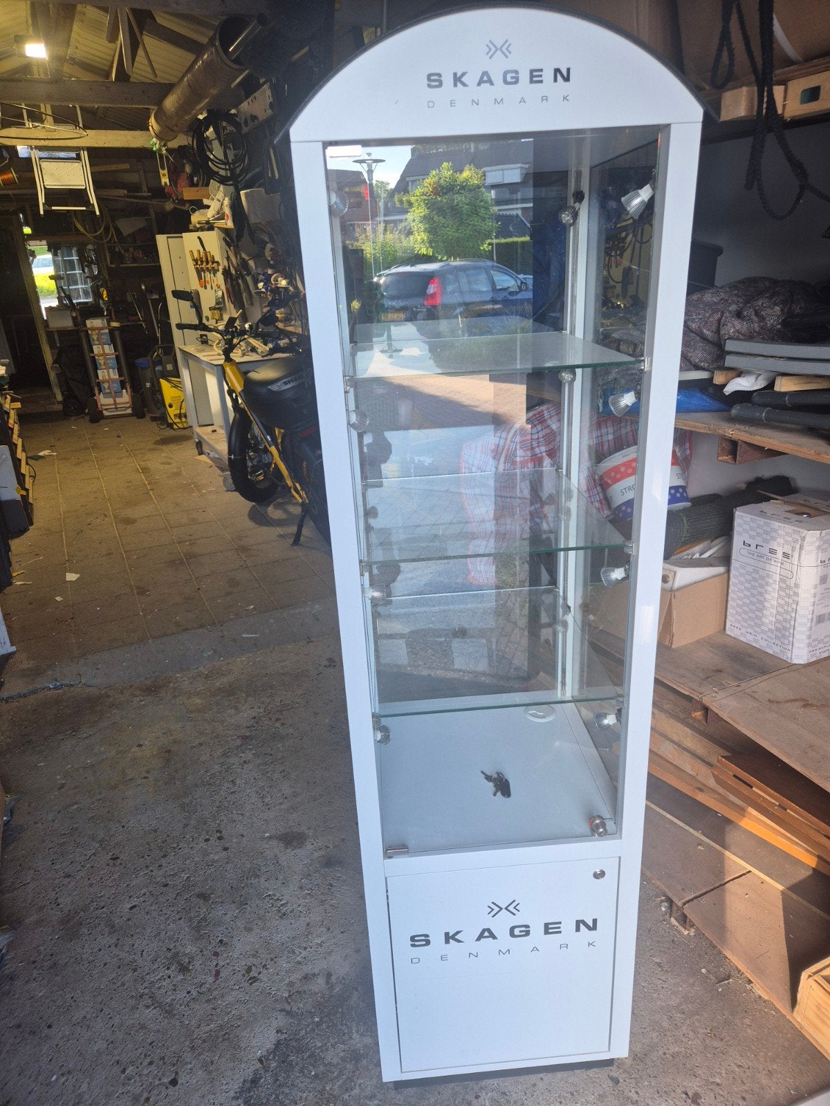 Skagen Vitrinekast met verlichting - 50x50x190 cm, Ophalen, Met plank(en), Gebruikt, 50 tot 100 cm