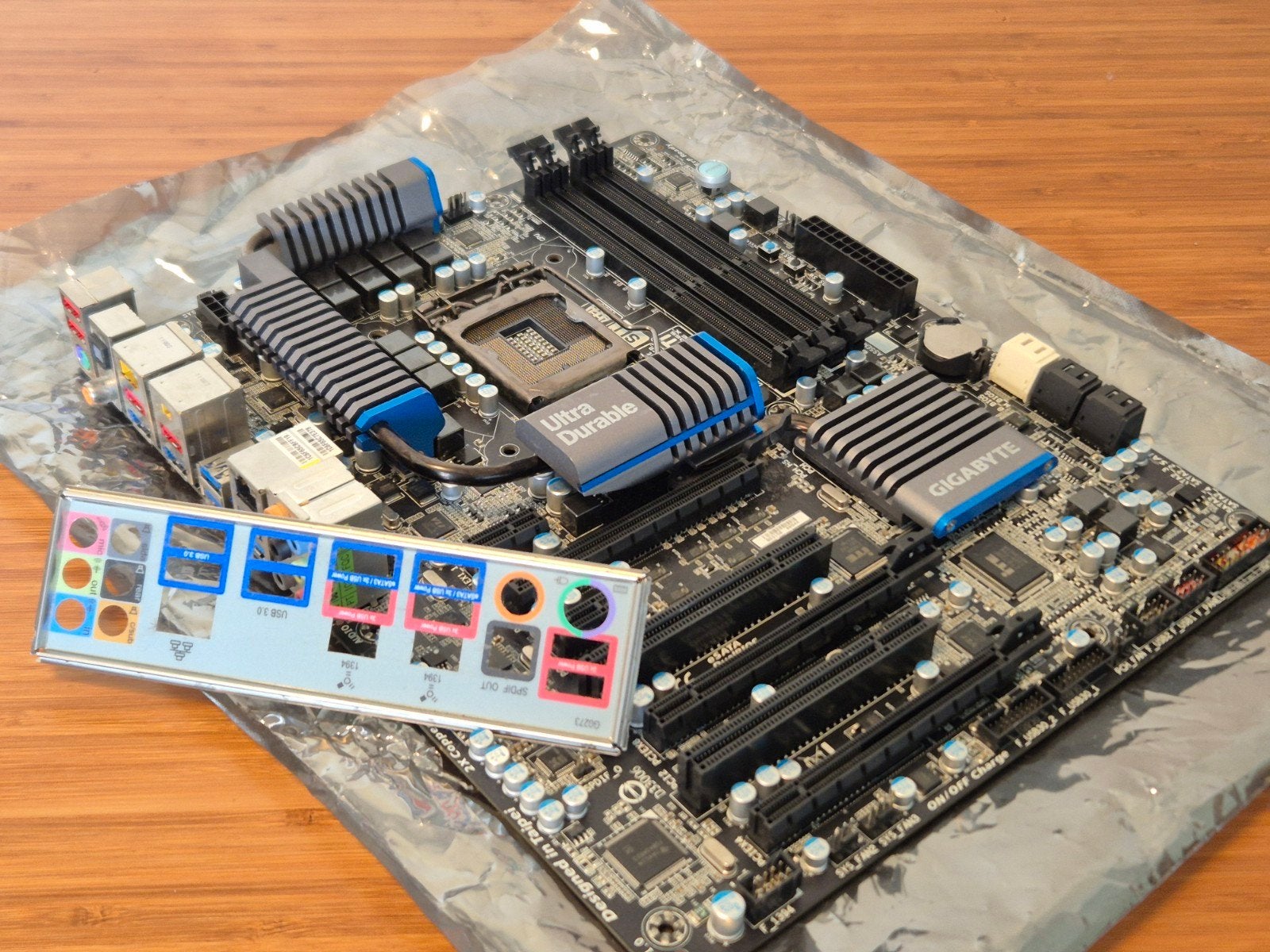 Gigabyte GA-Z68X-UD5-B3 (Socket 1155), Gebruikt, DDR3, Ophalen of Verzenden, ATX
