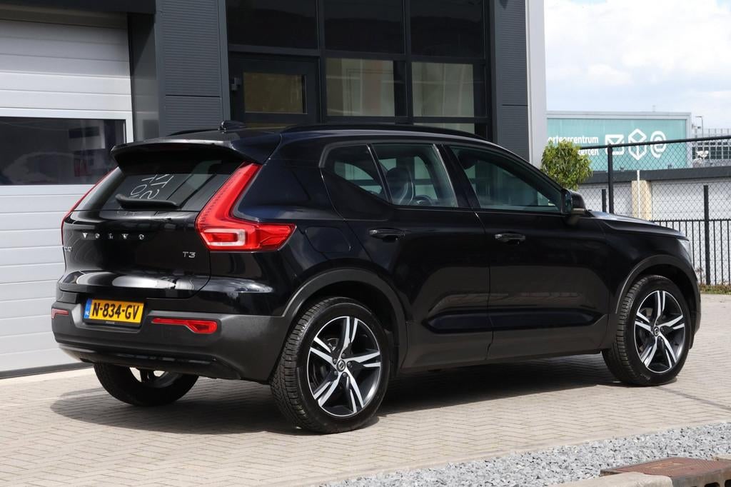 Volvo XC40 1.5 T3 R-Design|LED|STOEL-STUUR VERWARMING!|BTW, Gebruikt, Euro 6, Leder en Stof, Origineel Nederlands