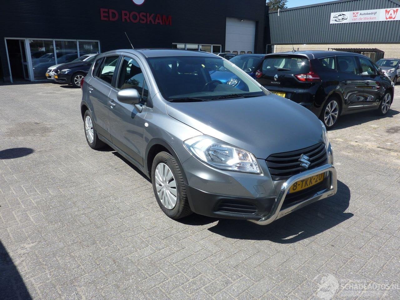 Suzuki S-Cross 1.6 (bj 2014), Auto diversen, Schadeauto's, Suzuki, Handgeschakeld, Benzine, Overige carrosserieën, Zilver of Grijs
