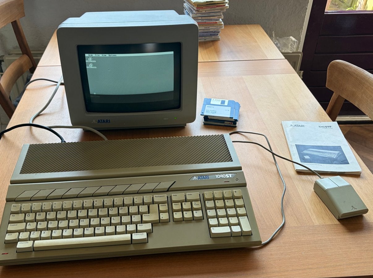Atari 1040STF Computer met monitor en muis, Computers en Software, Vintage Computers, Ophalen