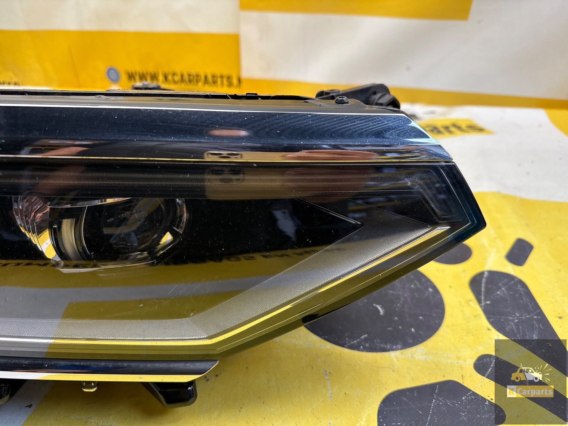 Lamp VW Passat B8 Lift IQ Lichtmatrix koplamp Rechts 3G19410, Gebruikt, Volkswagen, Volkswagen AG, Berliner Ring 2
38440  Wolfsburg, DE