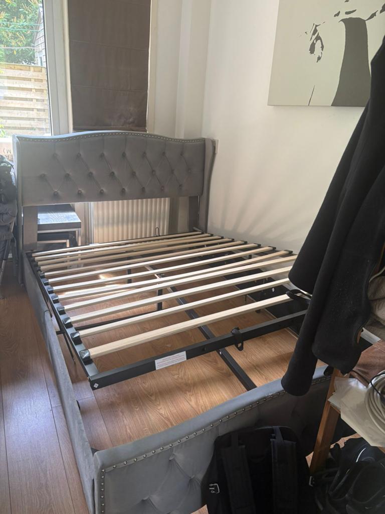 Nieuw bed zonder matrassen, Ophalen of Verzenden