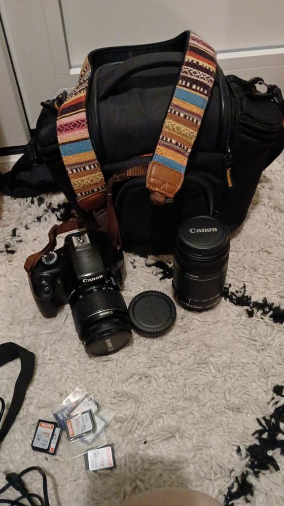 Canon EOS 1100D Spiegelreflexcamera met 2 lenzen en tas, Ophalen of Verzenden