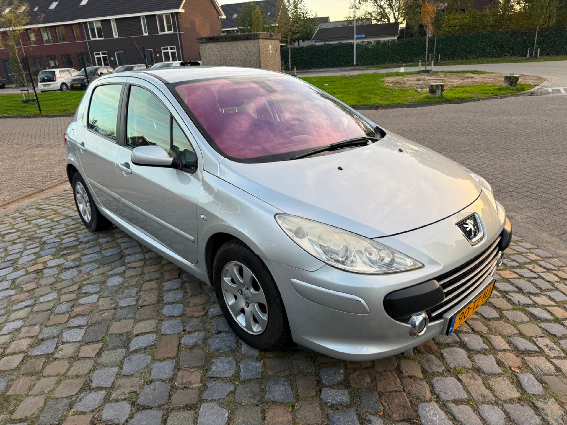 Peugeot 307 1.6-16V Premium, Auto's, Voorwielaandrijving, Gebruikt, Verwarmde buitenspiegels, 4 cilinders