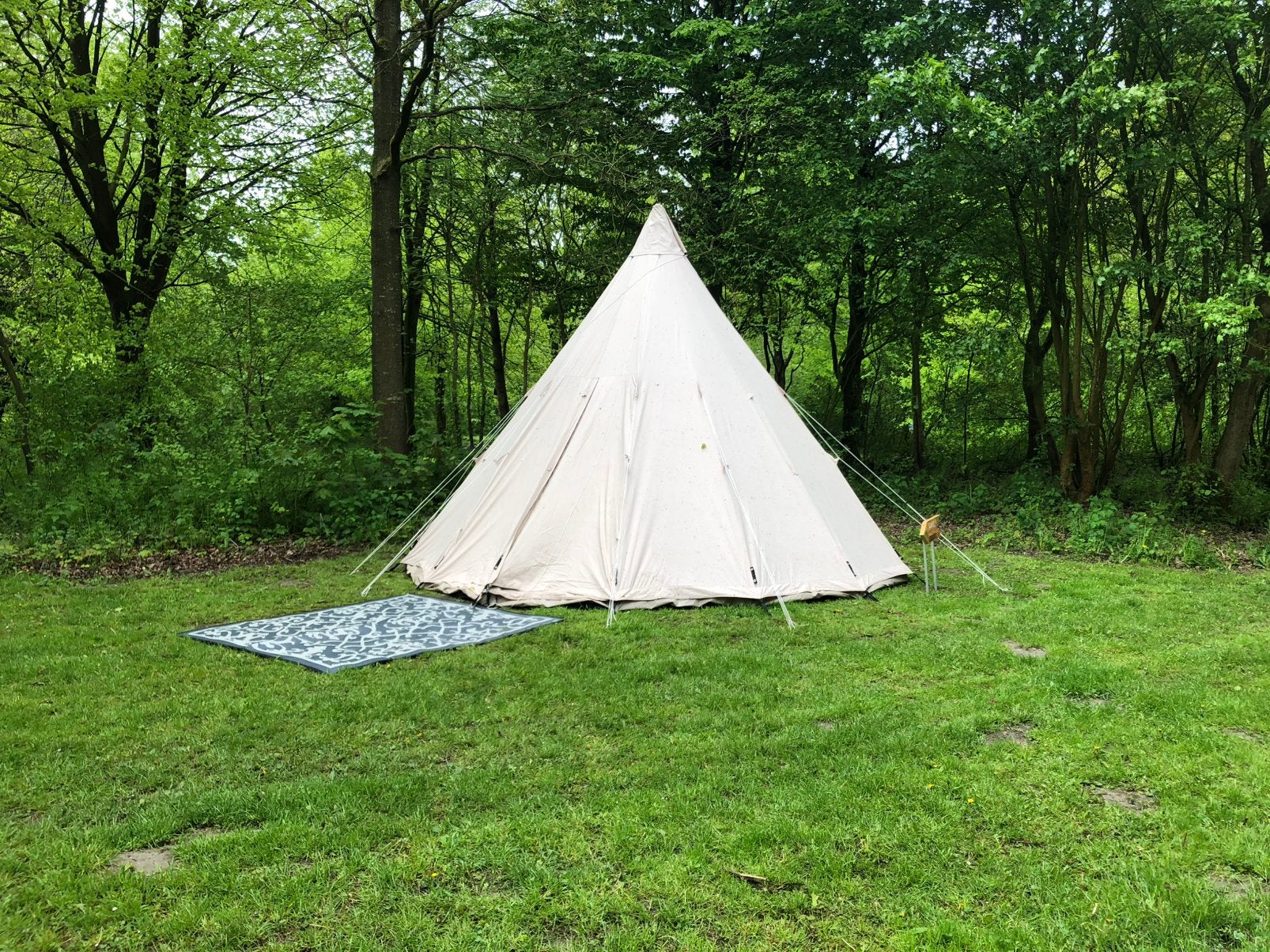 Tipi tent en eventuele toebehoren, Caravans en Kamperen, Tenten, Ophalen, Zo goed als nieuw, Tot en met 4