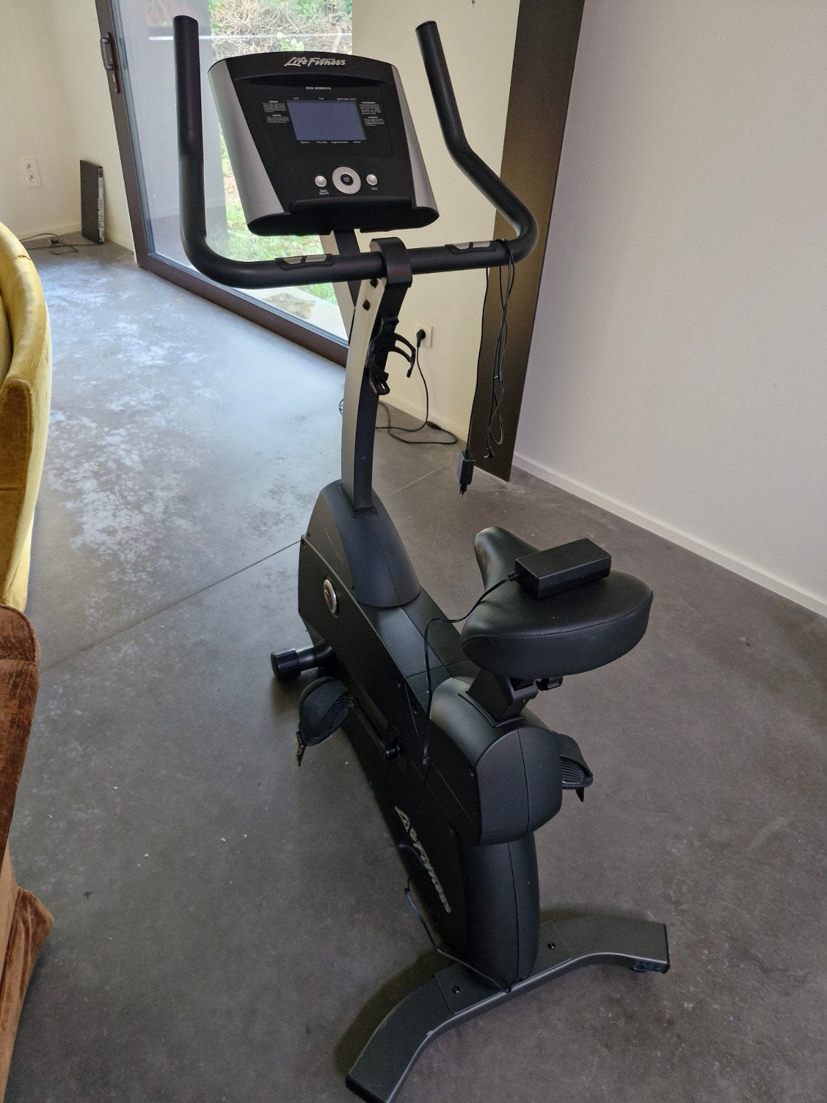 Hometrainer (nieuwstaat), Ophalen, Zo goed als nieuw, Benen, Hometrainer