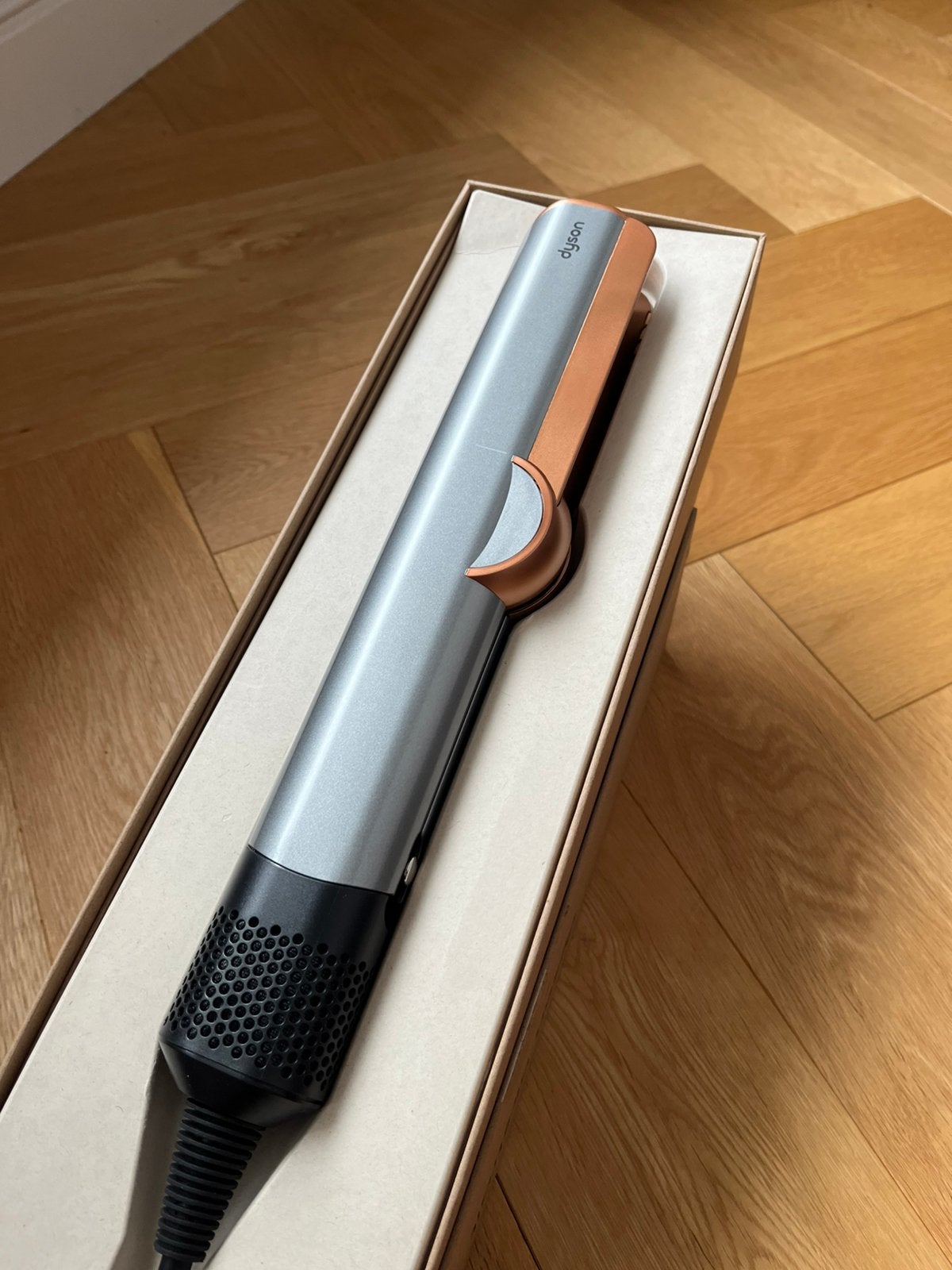 Dyson Airstrait, Ophalen of Verzenden, Zo goed als nieuw