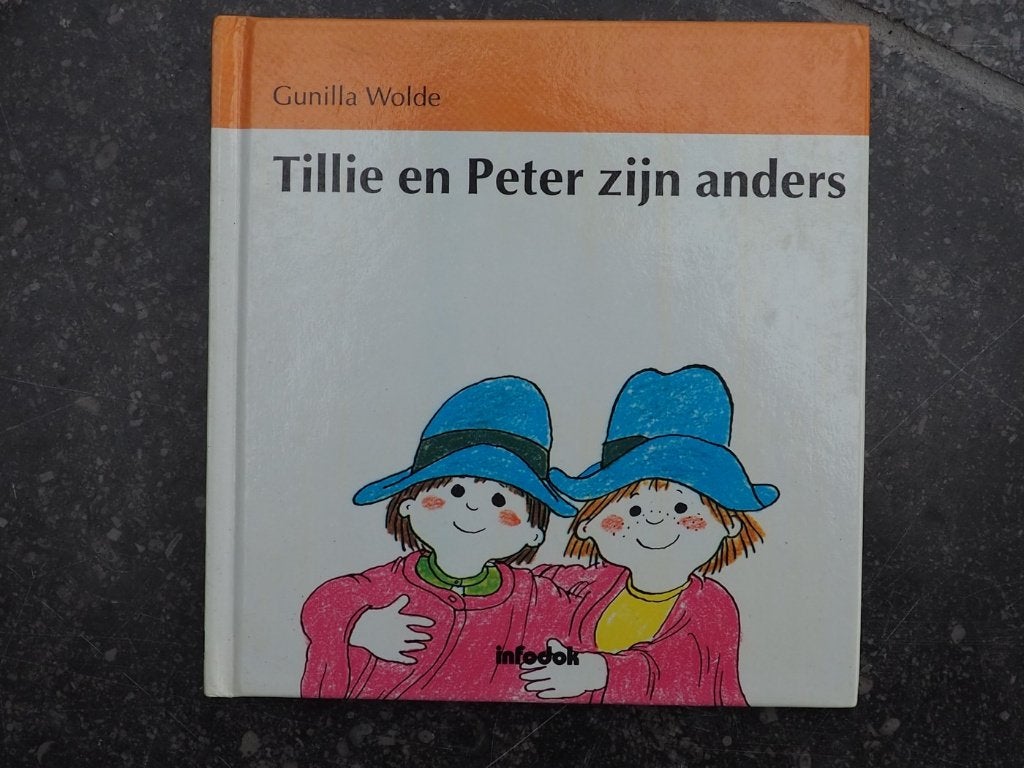 Tillie en Peter zijn anders, Boeken, Ophalen of Verzenden, Zo goed als nieuw, Fictie algemeen