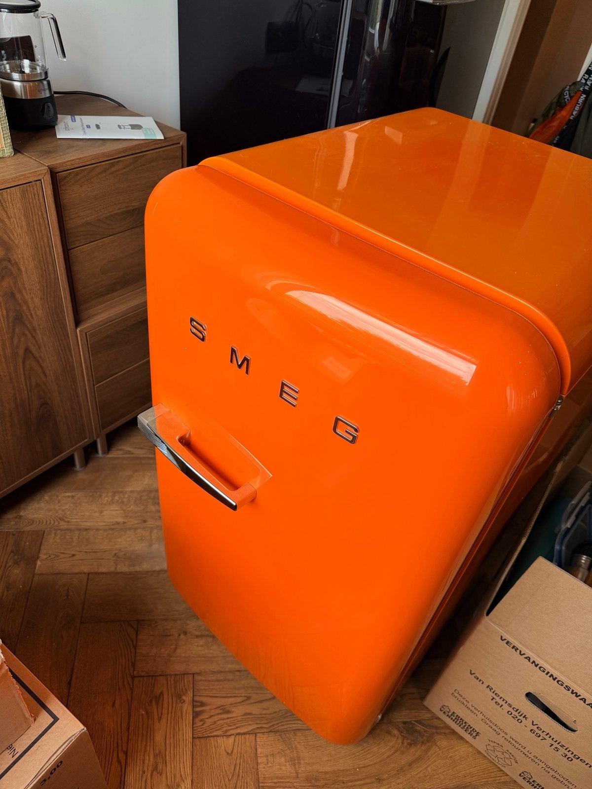 Smeg Koelkast Oranje, Witgoed en Apparatuur, 75 tot 100 liter, Zo goed als nieuw, 45 tot 60 cm, Met vriesvak