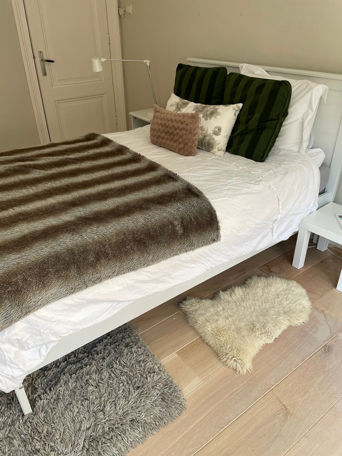 IKEA Bed en matras te koop t.e.a.b. 140x200 cm, Ophalen, Wit, 140 cm, Zo goed als nieuw