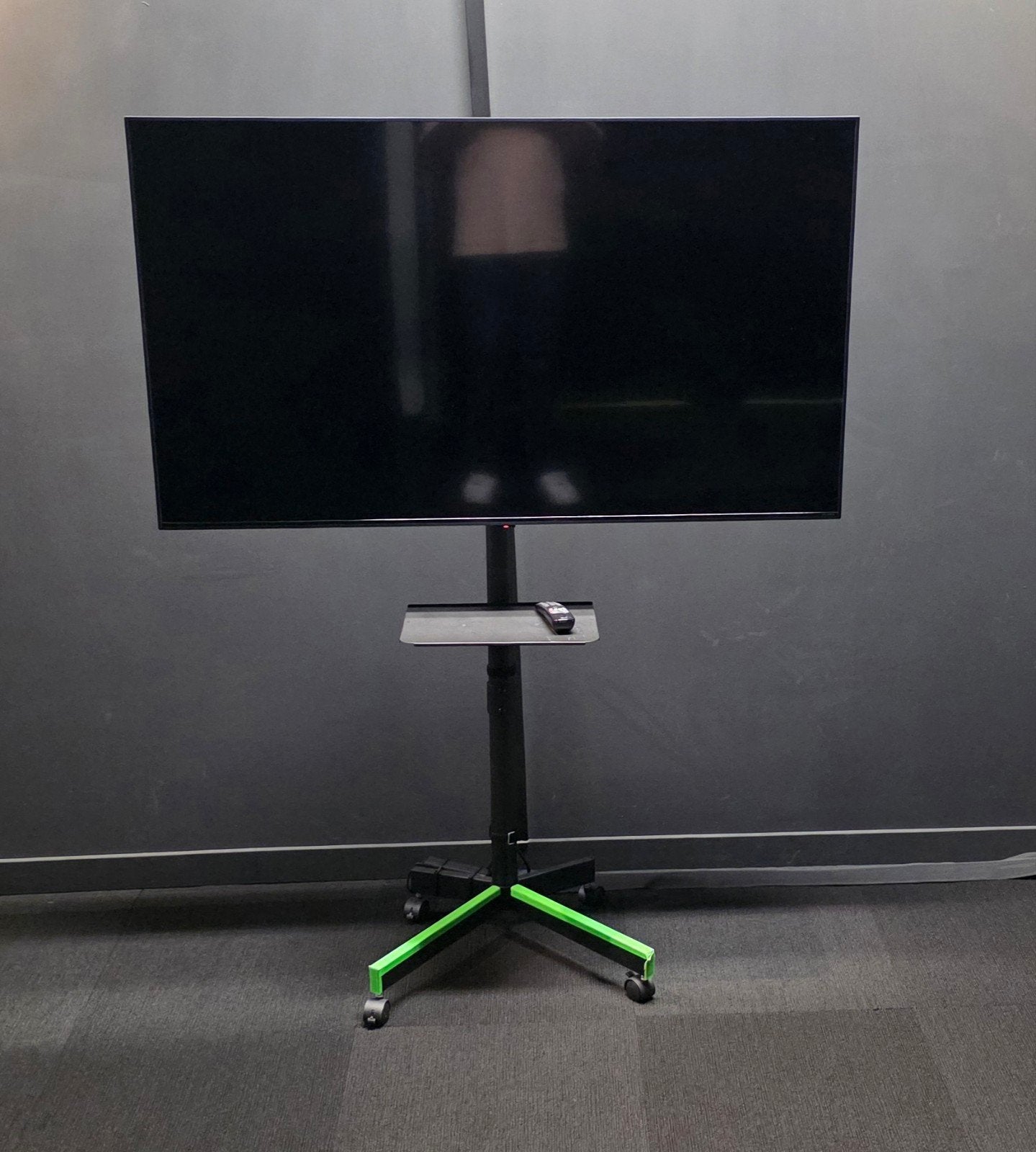 LG 55QNED816RE 55 inch QNED TV met rijdend meubel, Ophalen, 100 cm of meer, 4k (UHD), Gebruikt