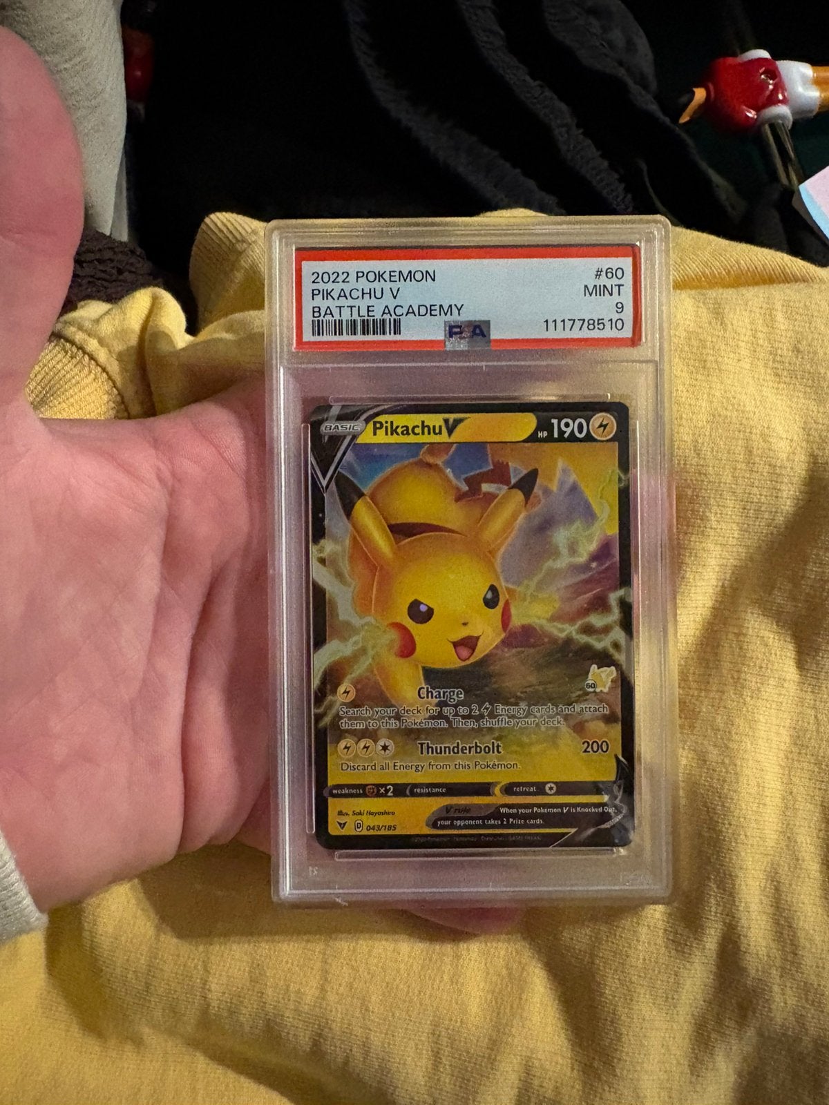 Pikachu v psa 9, Ophalen of Verzenden, Zo goed als nieuw, Meerdere kaarten, Foil