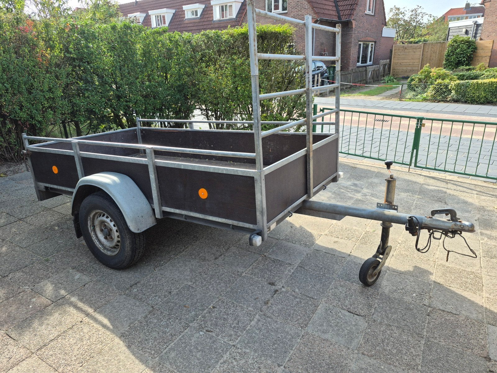 Stevige aanhangwagen met verhoogd koprek., Ophalen, Gebruikt